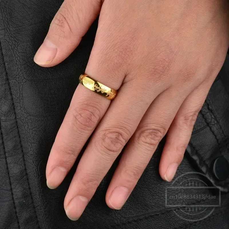 Tren Stainless Steel Laser Carving Exquisite Couple Wedding Rings Men and Women Fashion Movie Jewelry Gifts W241205