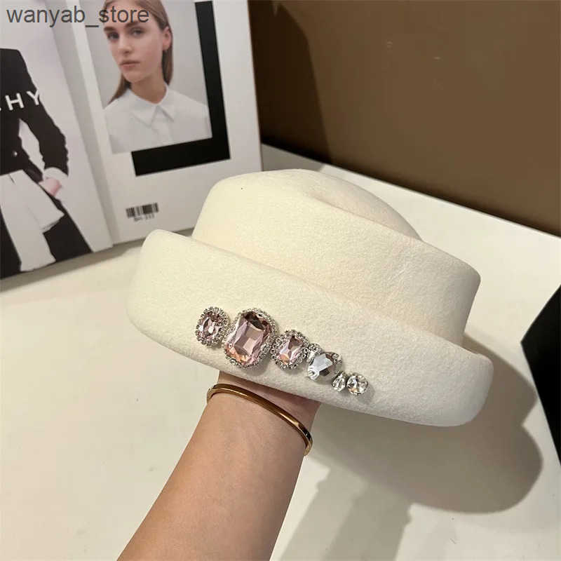 Cloches High quality Rhinestone Felt Top Hat Korean Vintage Style Painter Church Dress Bucket Hat L240910