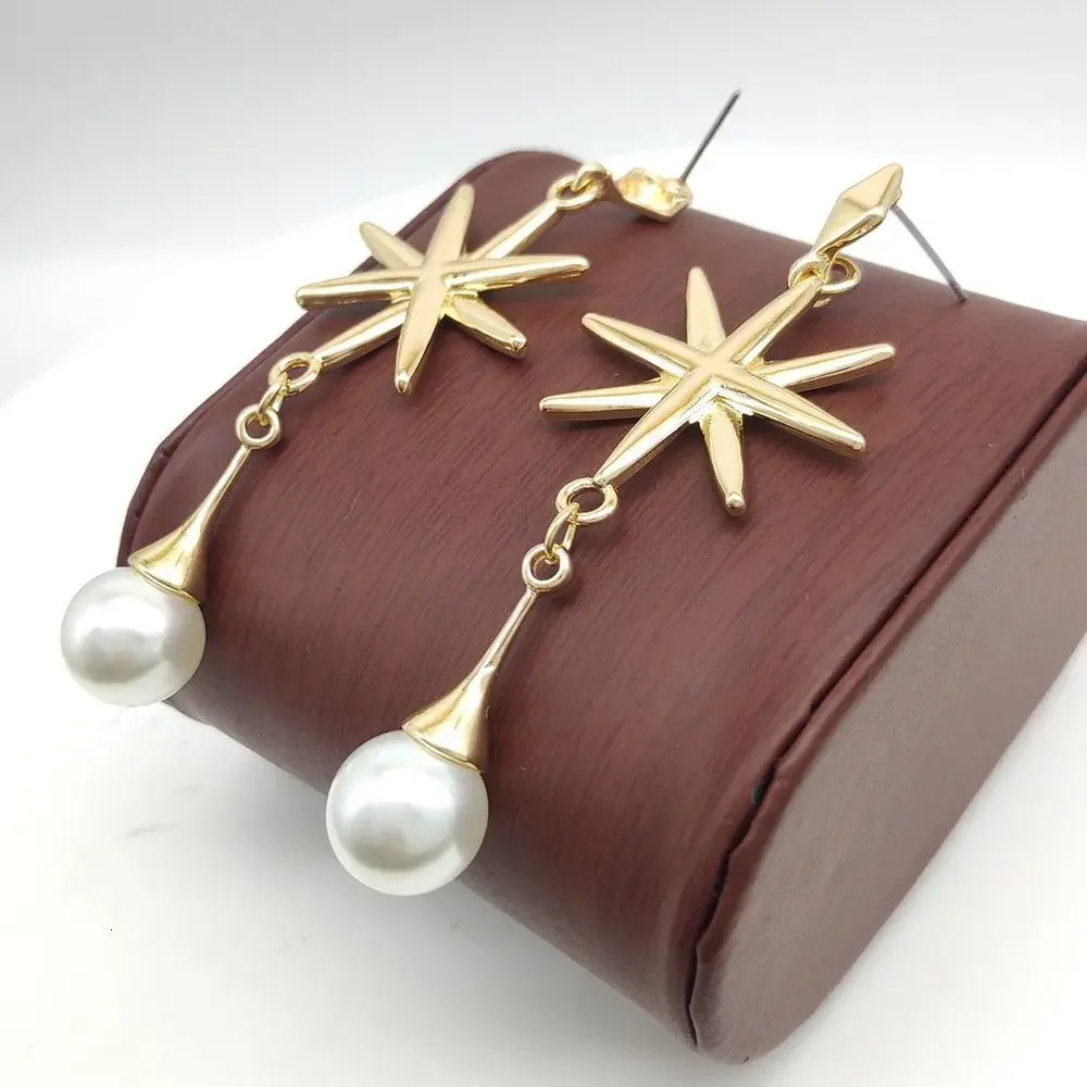 Honkai Star Rail Robin Pearl Earrings Clip Earrings Womens Retro Non Perforated Earrings Cuff Jewelry Makeup Mirror Cos Prop Gifts 241205