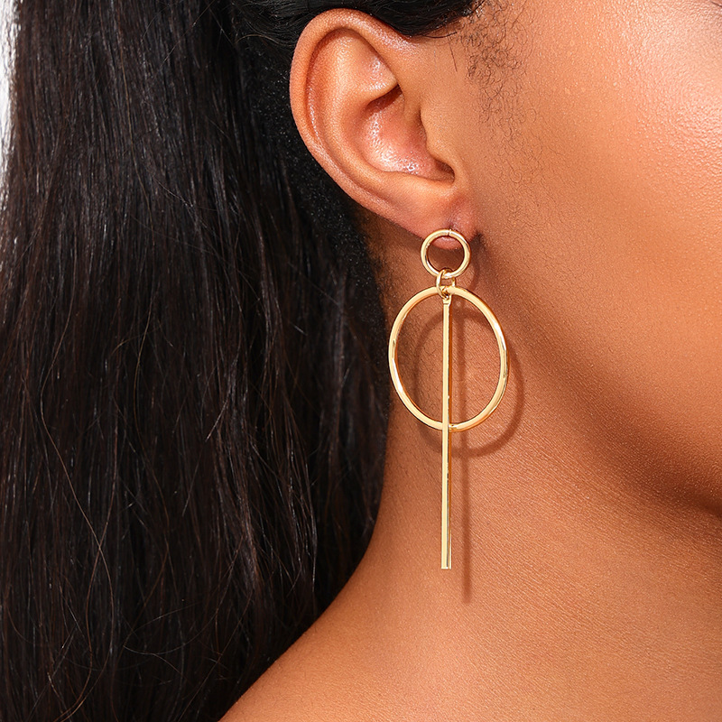 1 pair of fashionable and trendy new simple metal creative round circle ladies earrings suitable for commuting personalised matching