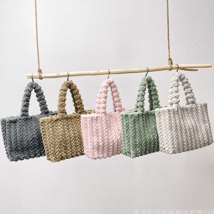 Plush bag women, large capacity autumn winter versatile shoulder commuting bag, high-end and fashionable plush bag 241215