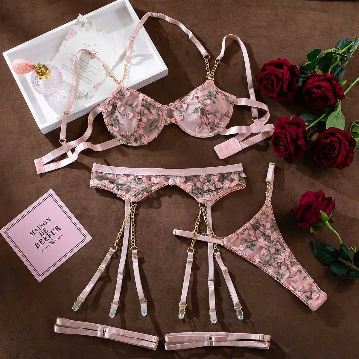 Girl Embroidered Perspective Lingerie Set Womens Sweet Sexy Chain Underwear Female Solid See Though Bra Three Piece SetXJ241205