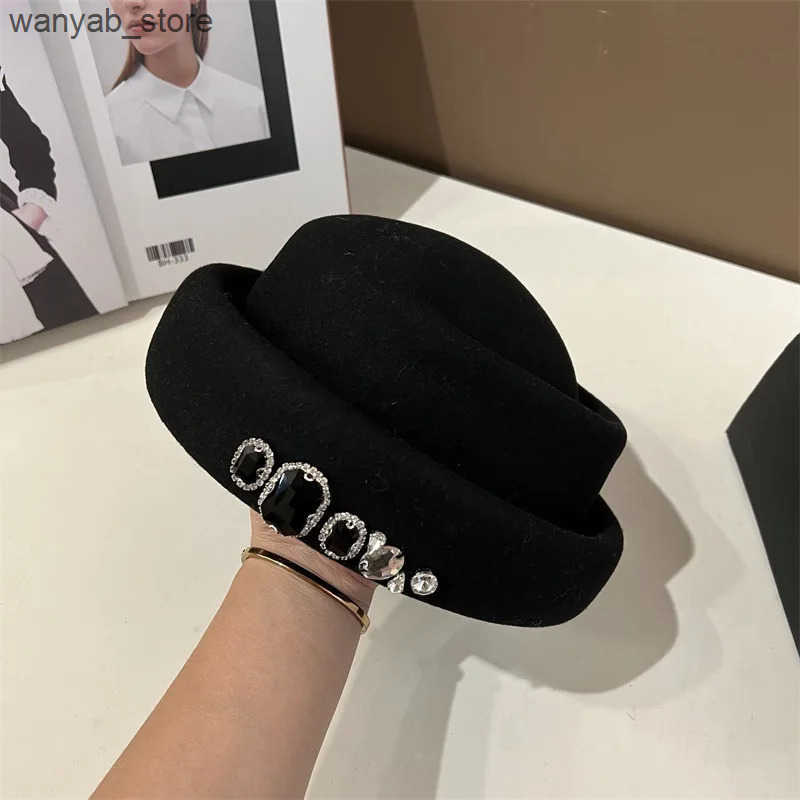 Cloches High quality Rhinestone Felt Top Hat Korean Vintage Style Painter Church Dress Bucket Hat L240910