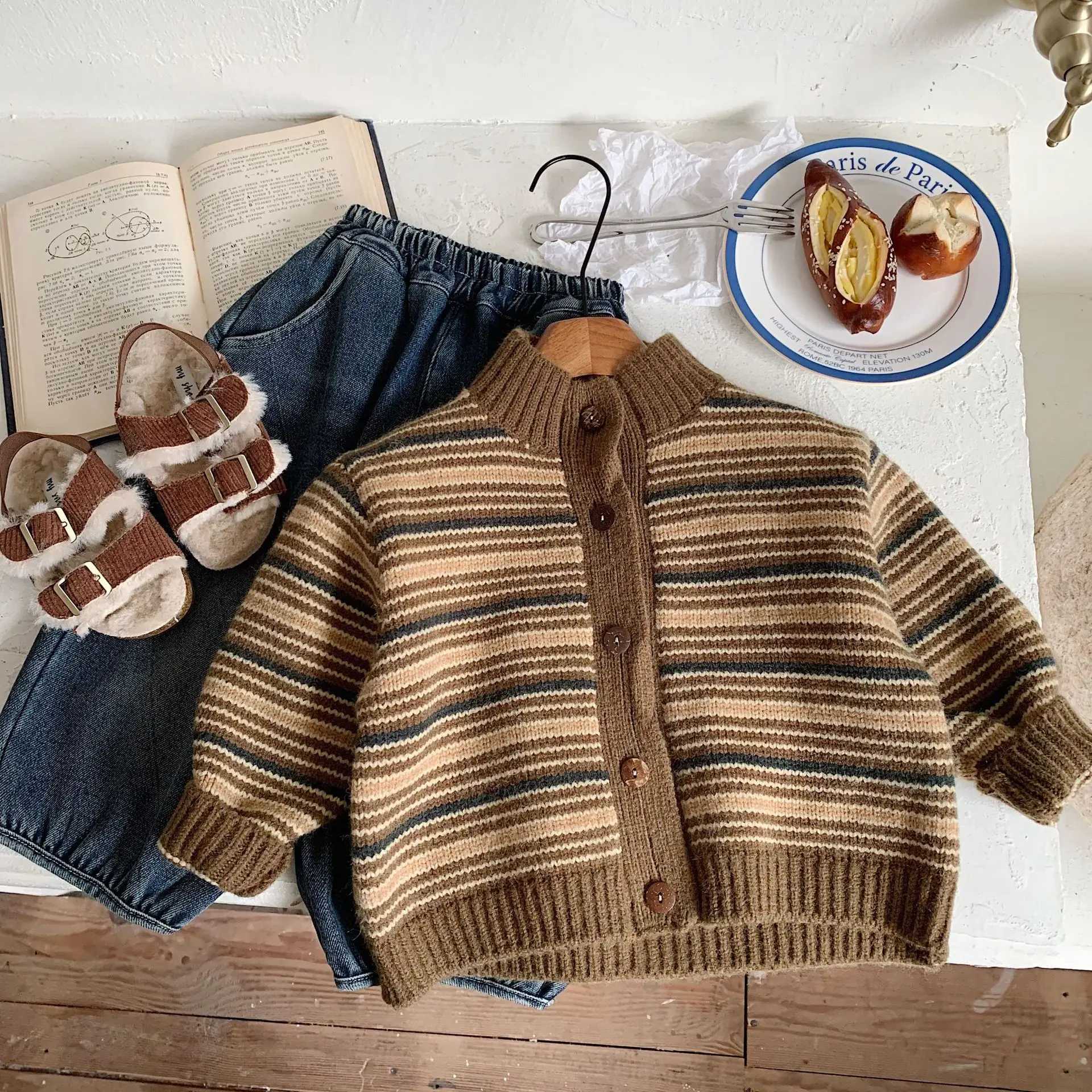 Childrens Boys Sweater 2024 Autumn Winter Striped Knitted Button Baby Boys Coat Cotton Warm Versatile Childrens Boys Knitted Button W241205