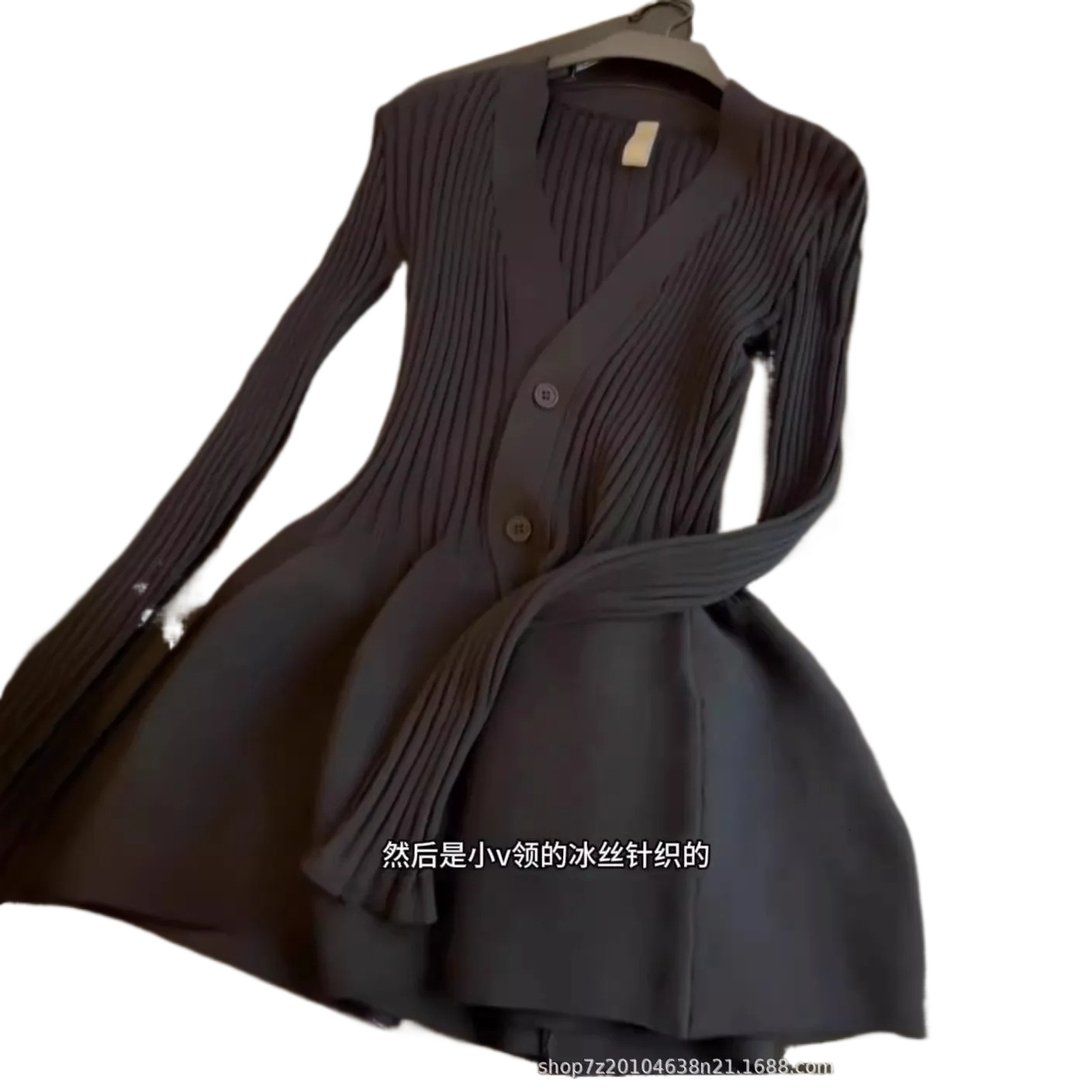 Spring Design Knitted Shirt For Women 2024 New Style Wer Bud Bottom V-neck Small Fragrant Long Sleeve Top