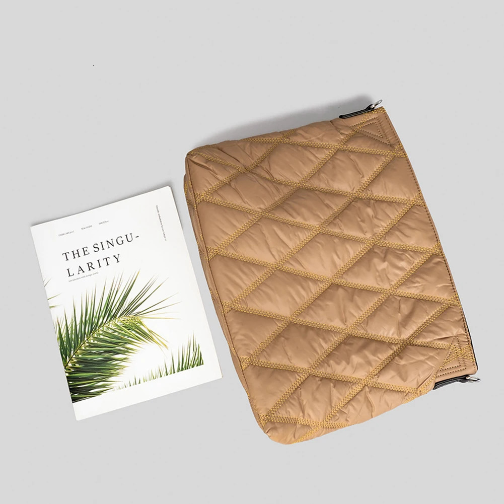 Rhombic Lattice CottonPadded Bag Elegant Autumn Winter Down Jackets Simple Fashion Warm Nylon Portable for Party Shopping 241204