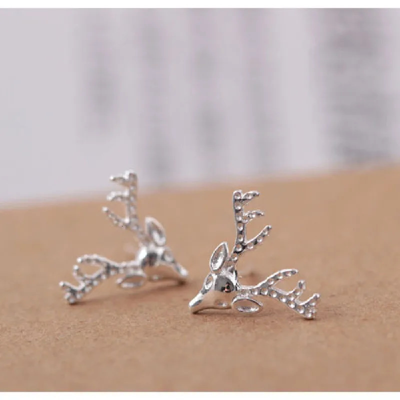 S925 Nilver Fashion Trendy Korean Edition Cute Ants Deer Head Earrings Womens Christmas Camel Deer Antlers Fresh Earrings 241205