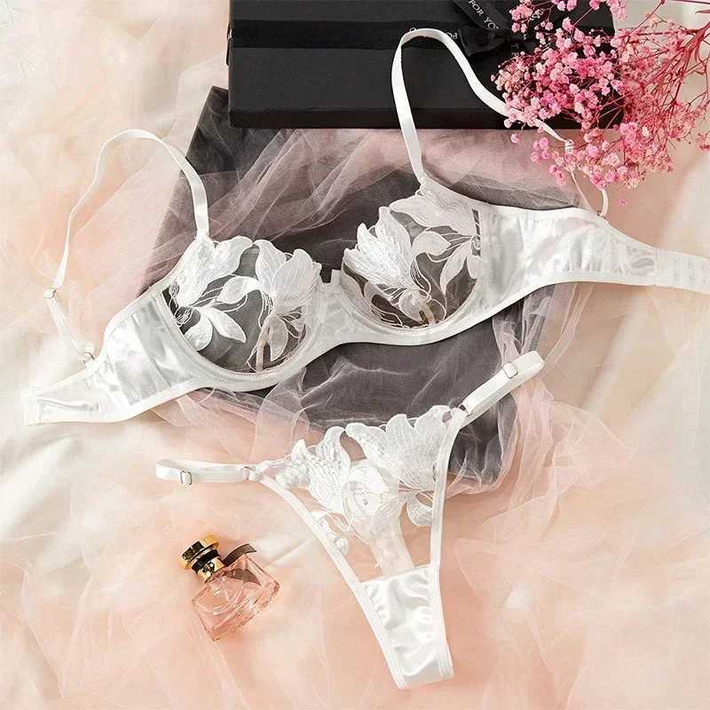 2024 Women Sexy Lingerie Bra Underwear Set Cute Bow Ultrathin Lace Lingerie Set Temptation Erotic Hot Outfits for Pretty GirlsXJ241205