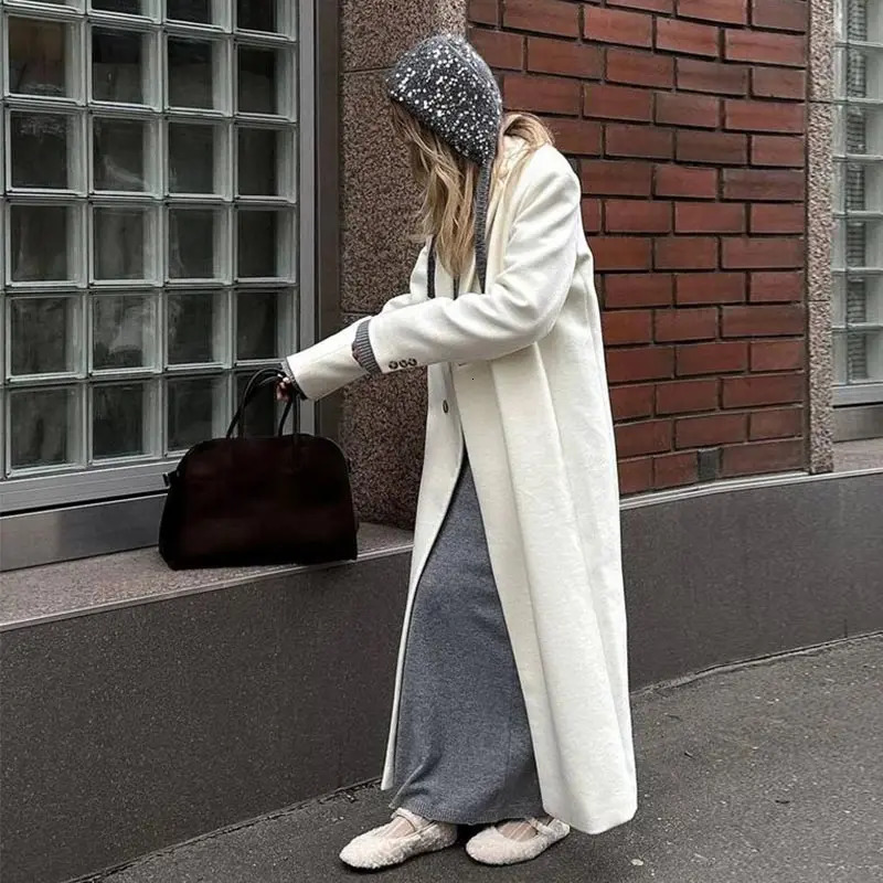 Korean sequin knitted beanie autumn/winter womens street fashion personality cute ear protection warm knitted beanie 241205