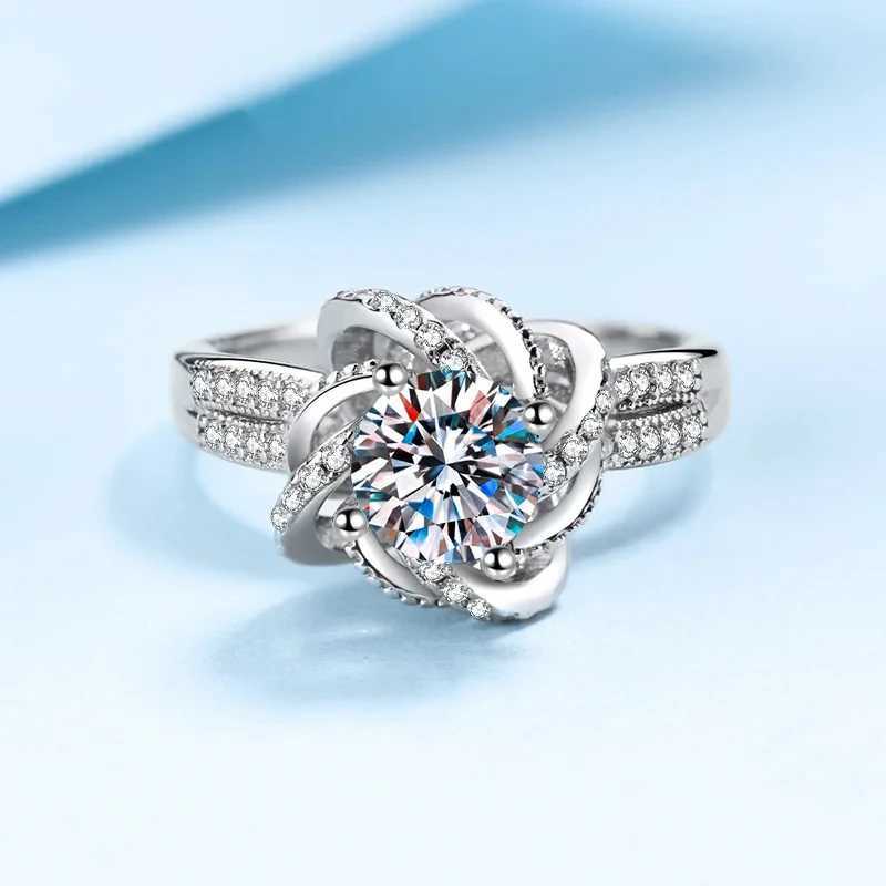 18K white gold 1-2 carat moissanite ring womens white gold Pt950 rotating rose romantic ring luxurious wedding band exquisite jewelry W241205