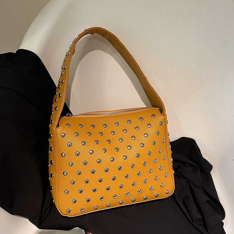 Niche motorcycle style tote bag autumn winter rivet shoulder bag studded small square bag women 241215