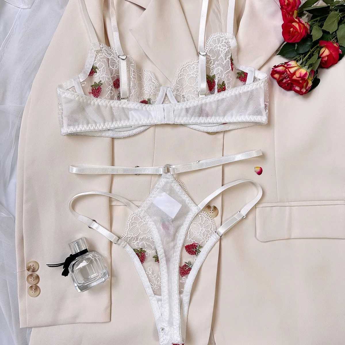 Sexy Girl Strawberry Embroidery Perspective Underwear with Steel Rings Womens Sweet Transparent Exotic Apparel Suit Bra BriefsXJ241205