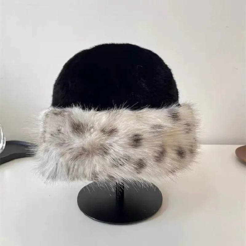 autumn/winter leopard print full fisherman hat Japanese womens small face warm ear hat 241205
