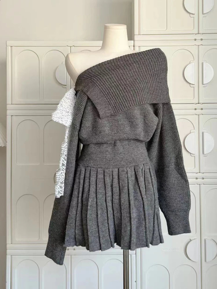 Autumn and winter womens retro knitted dress Korean mini shoulder pleated frog ballet core long sleeved one-piece 2000s style 241205