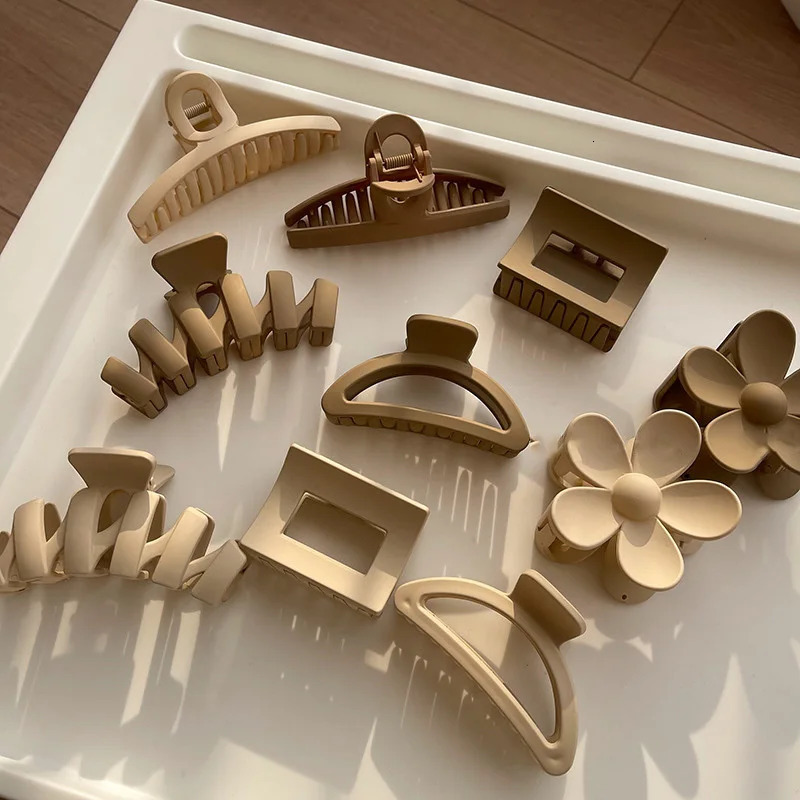 Geometry Flower Hair Clip Claw Hair Accessories Suitable for Women Large Plastic Coffee Thick Hair Crab Hair Clip Female Headwear 241205