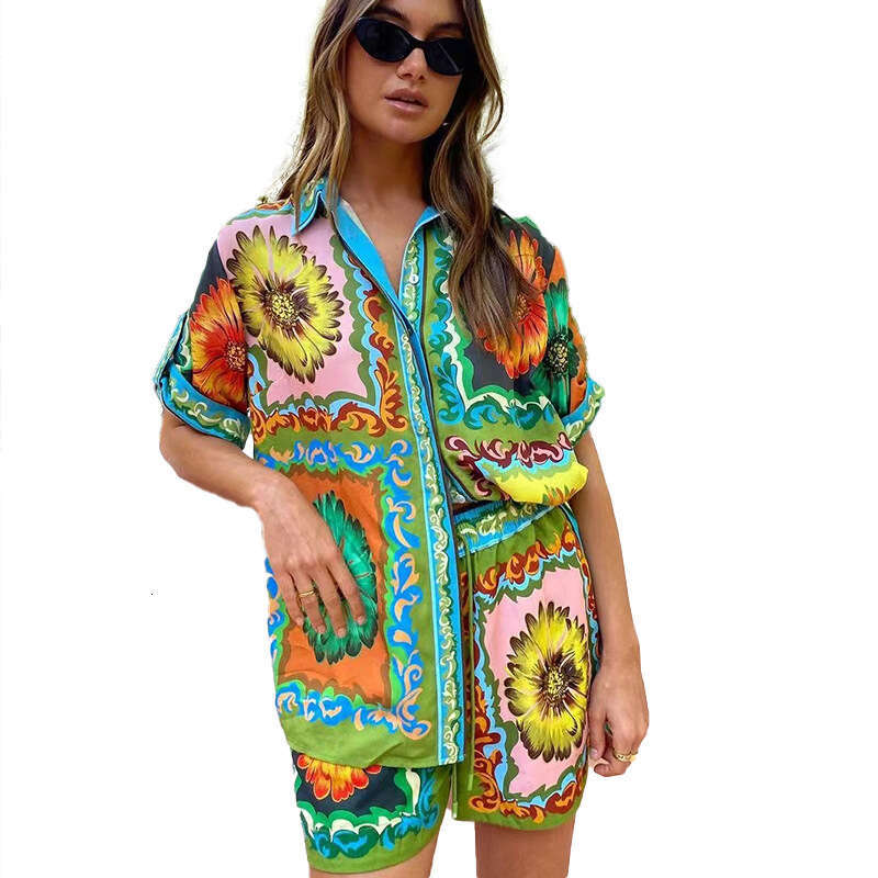 M2024 European American loose, casual, fashionable, versatile printed daisy shorts shirt two sets 2024 new style chic and elegant clothing