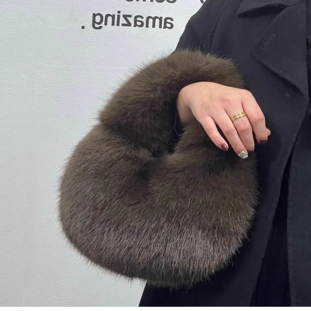 Luxury Soft Plush Half Moon Bag Faux Fur Fluffy Lady Handbags Female Winter Purse Party Clutch Casual Tote 241205