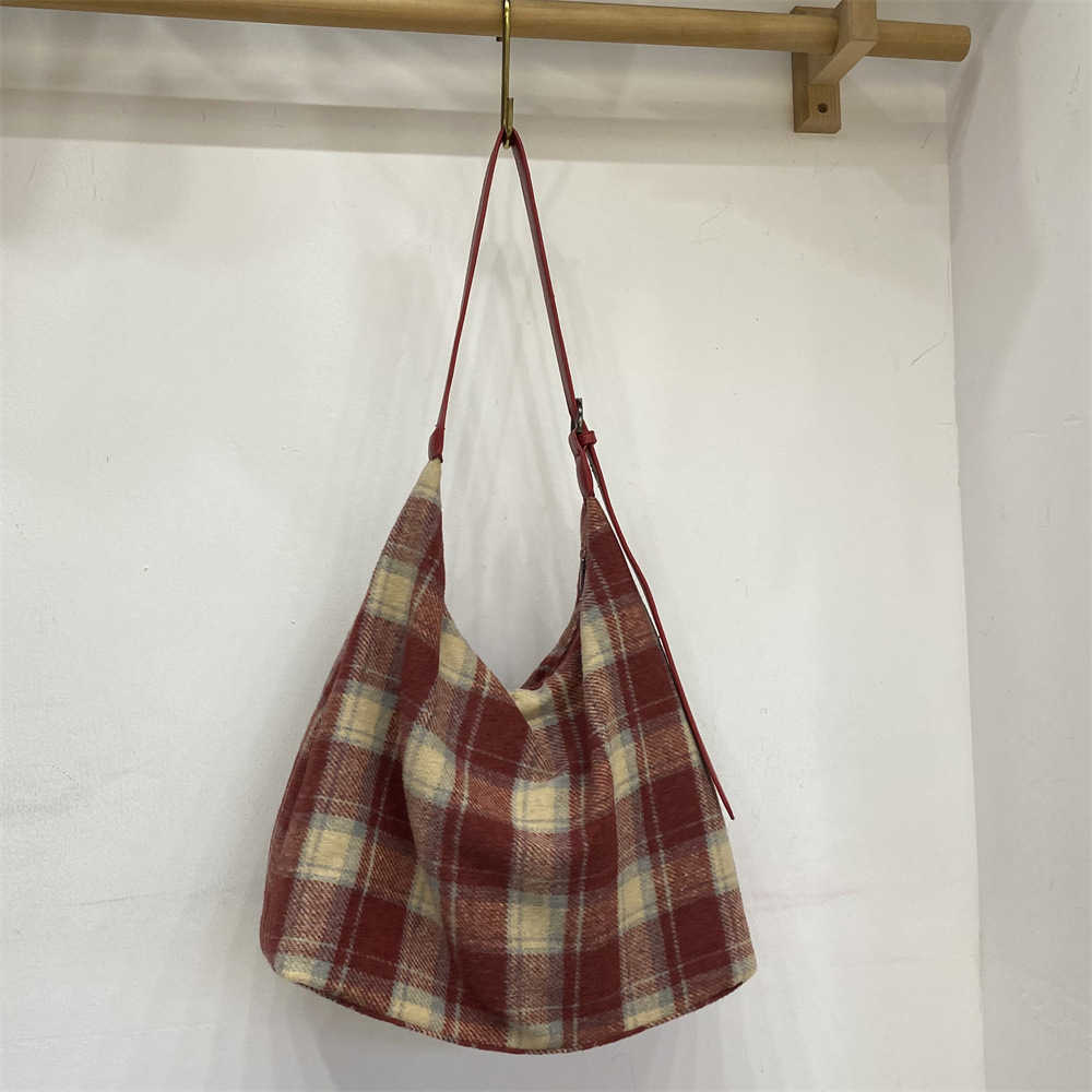 Personalized East Gate Autumn Plaid Leopard Pattern Fashion Woolen Personalized Plaid Tote Bag Casual Versatile Shoulder Bag 241215