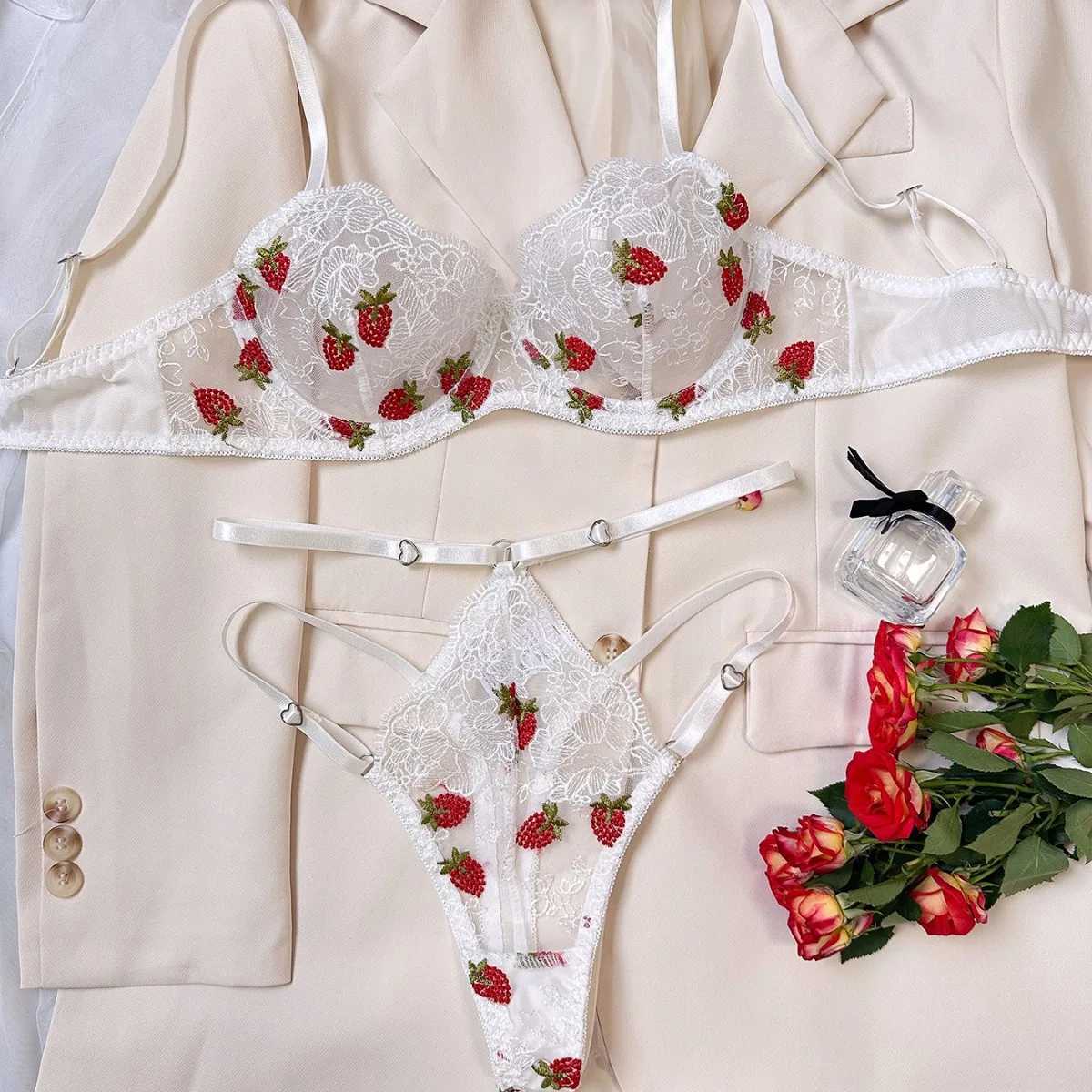 Sexy Girl Strawberry Embroidery Perspective Underwear with Steel Rings Womens Sweet Transparent Exotic Apparel Suit Bra BriefsXJ241205