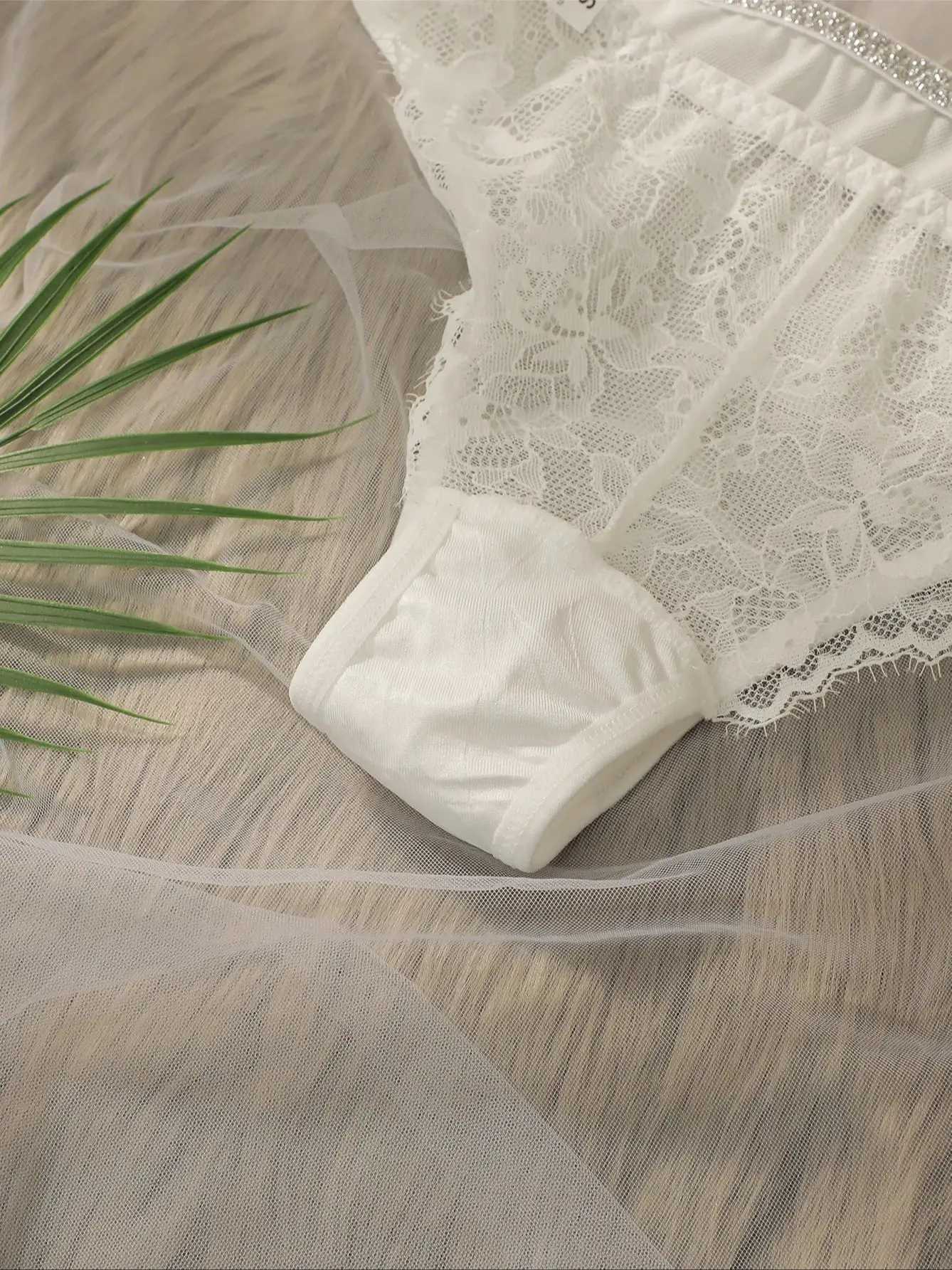 Viomisha Sexy Lingerie Set Woman Lace Transparent Underwear Fairy Embroidery Brief Sets Delicate Bra Kit Push Up Breves SetsXJ241205