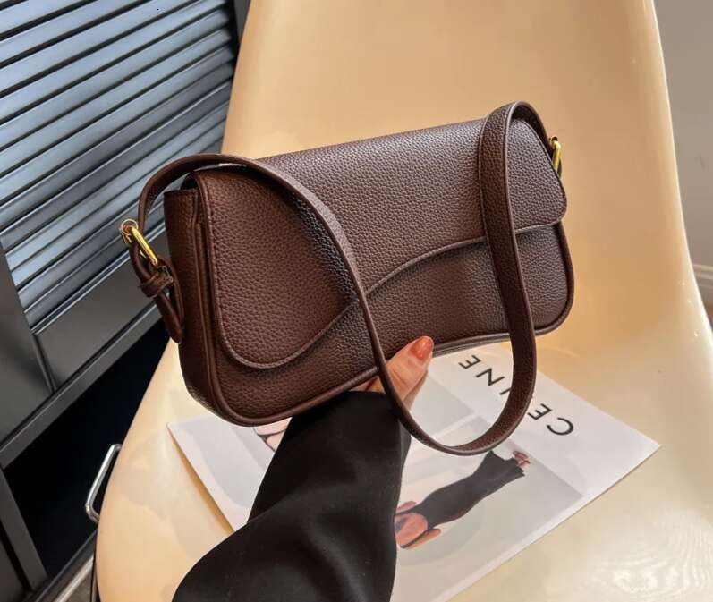 The New Fashion Texture Lychee Grain Small Square Simple Commuting Everything Single Shoulder Crossbody Bag