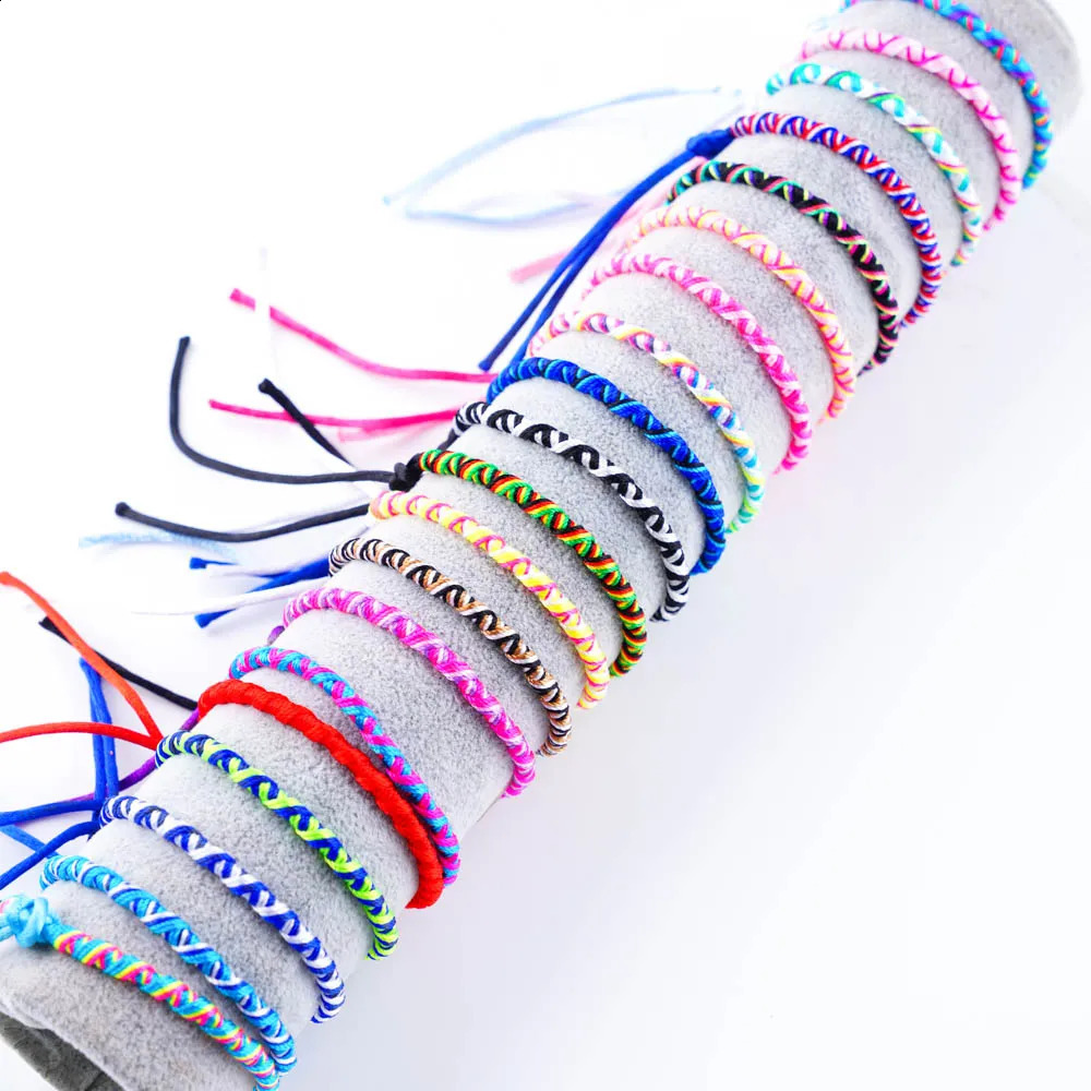 1020PcsSet Bohemian Woven Handmade Rope Ethnic Adjustable Mixed Friendship Bracelet For Men Women Tassel Wristband 241122