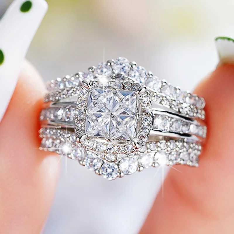 Huitan Princ Cut Cubic Zirconia Ring Womens Luxury Fashion Wedding Band Accories Silver 2023 New Womens Jewelry W241205