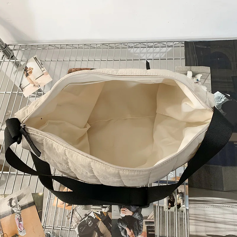 Korean Lazy Style Checkered Cottonpadded Tote Bag Winter Literary and Simple Largecapacity Shoulder Messenger 241204