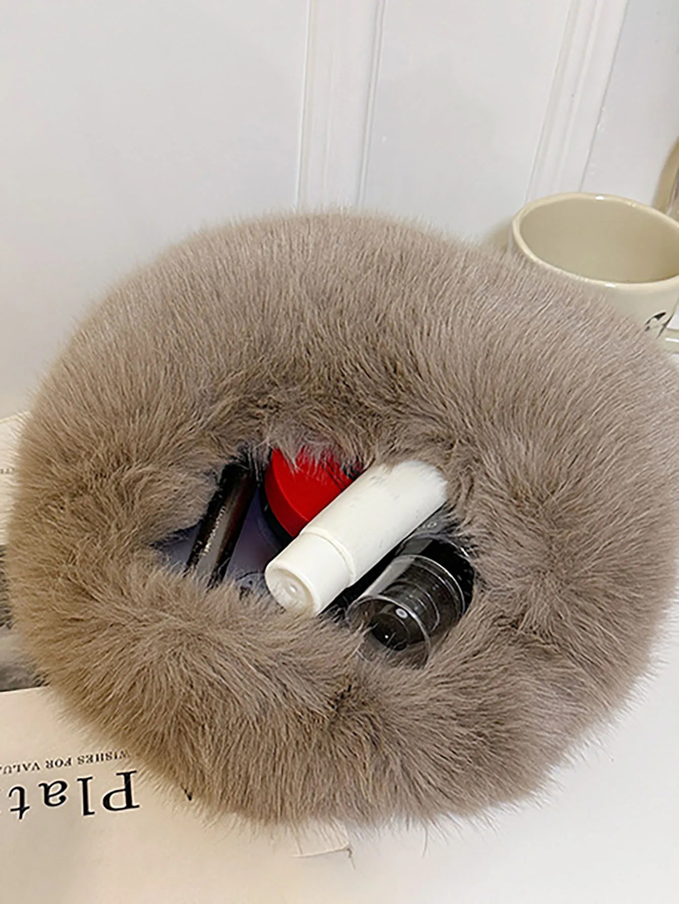 Luxurious Faux Fur Fashion Soft LargeCapacity Winter Tote Bag Versatile Plush Handbag for Fall and 241205