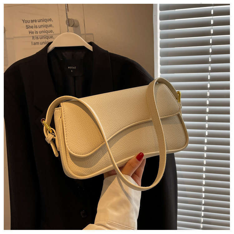 The New Fashion Texture Lychee Grain Small Square Simple Commuting Everything Single Shoulder Crossbody Bag