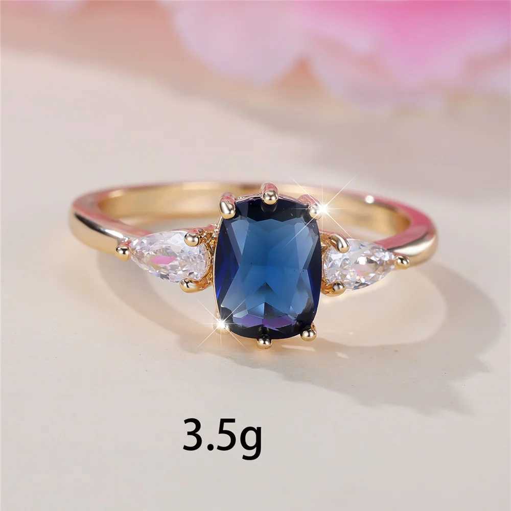 Luxury White Blue Zircon Mens Fashion Crystal Engagement Ring Vintage Gold Mens Wedding Jewelry W241205