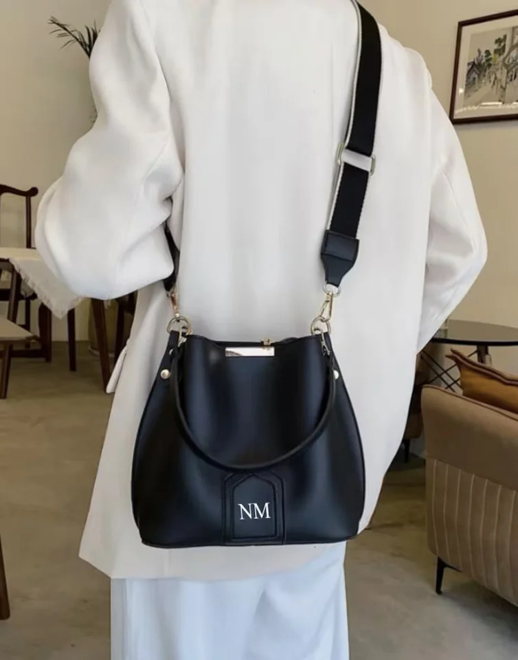 Custom Crossed Body Bucket Bag Birthday Gift For Her Personalised Ladies Tote Honeymoon Bride Wedding Bridesmaid Gifts 241204