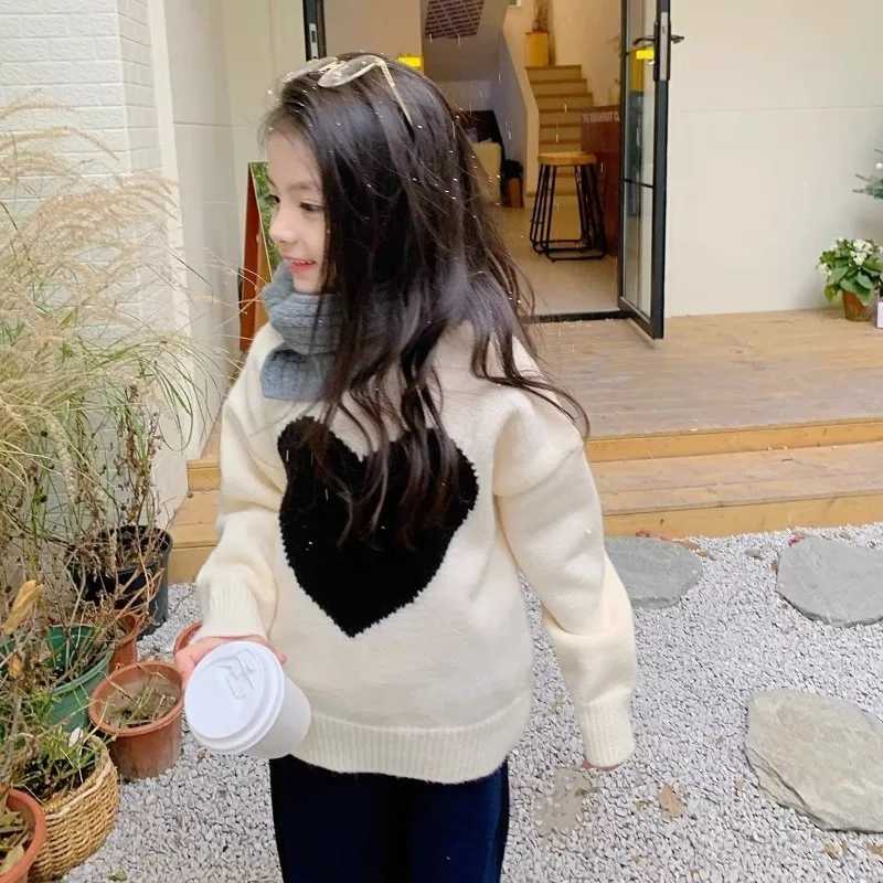 O-neck regular length floral heart-shaped cotton thick sweet fashionable warm winter childrens sweater W241205
