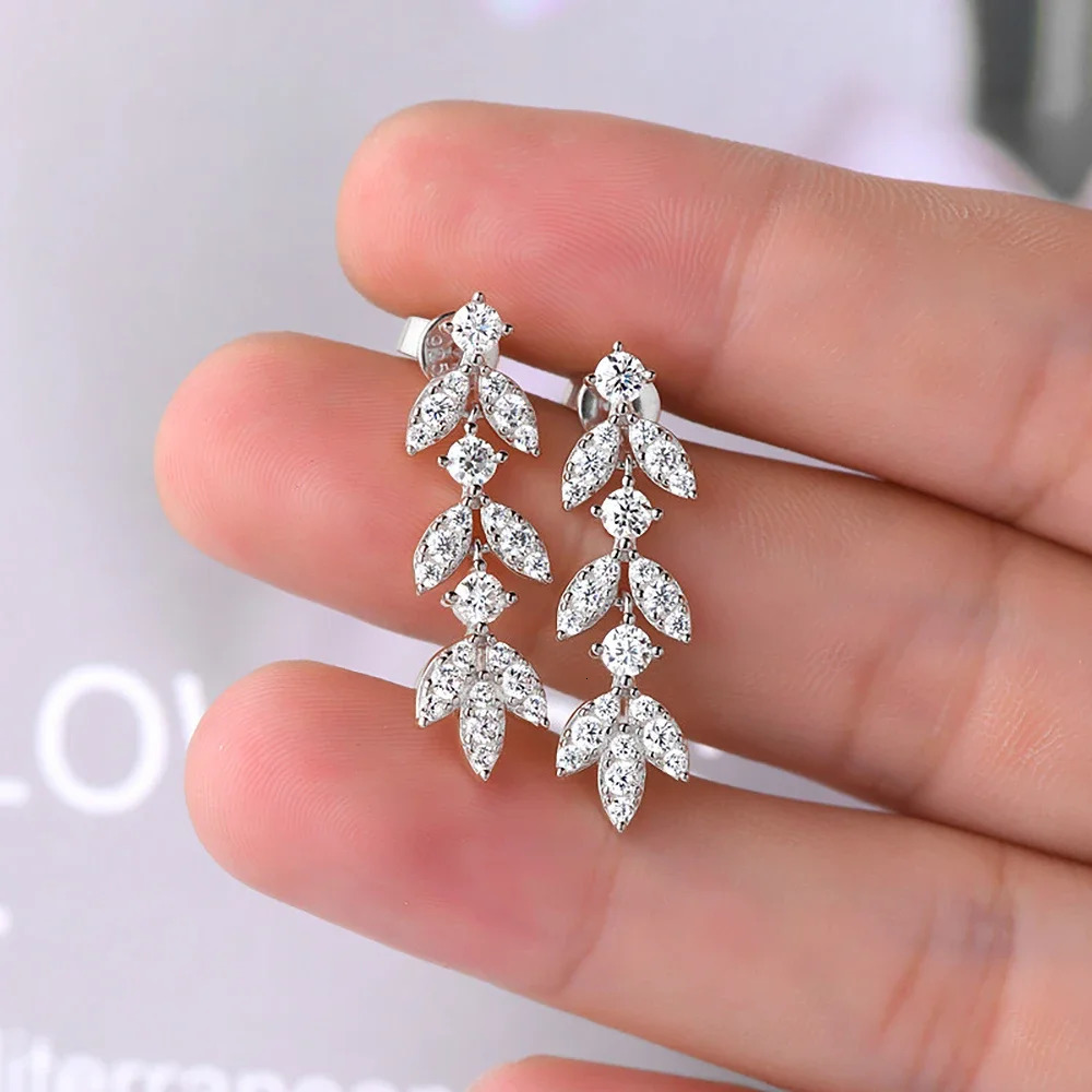 0.6cttw long flowing Sumo silica womens diamond pendant earrings 925 sterling silver gold-plated leaf earrings exquisite jewelry 241205