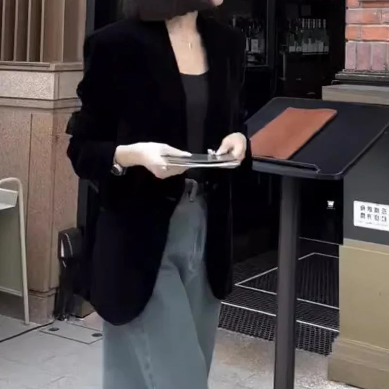 Autumn Black Velvet Womens Blazer Fashion Long Sleeve Single Button Casual Loose Temperament Suit Top Female Outerwear 241204
