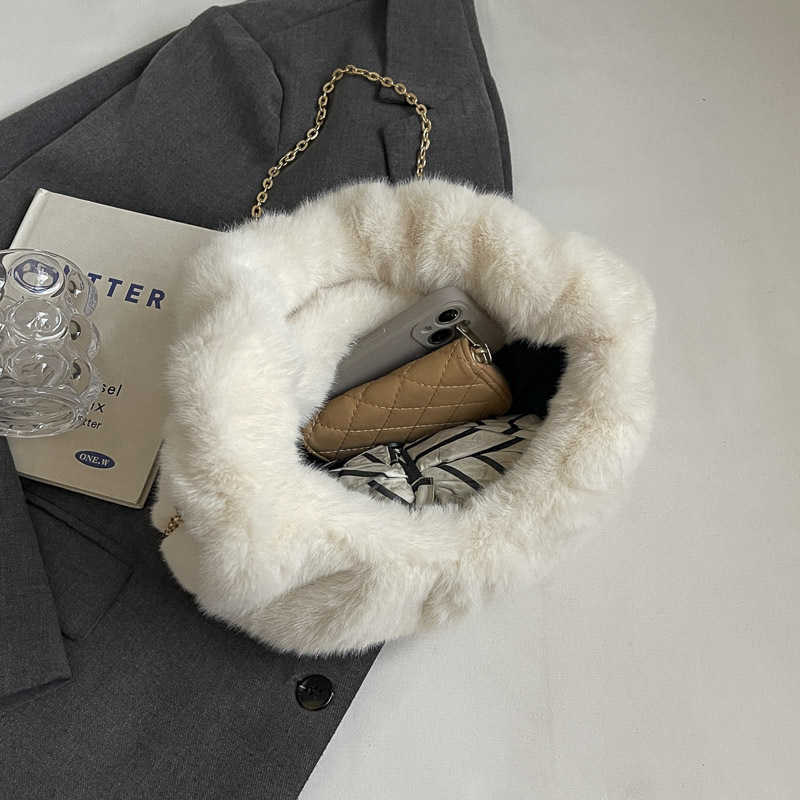 Fashion Plush Underarm Bag Sweet Korean Wrist Autumn Winter New Chain Crossbody Cloud Bag Shoulder Bags 241205