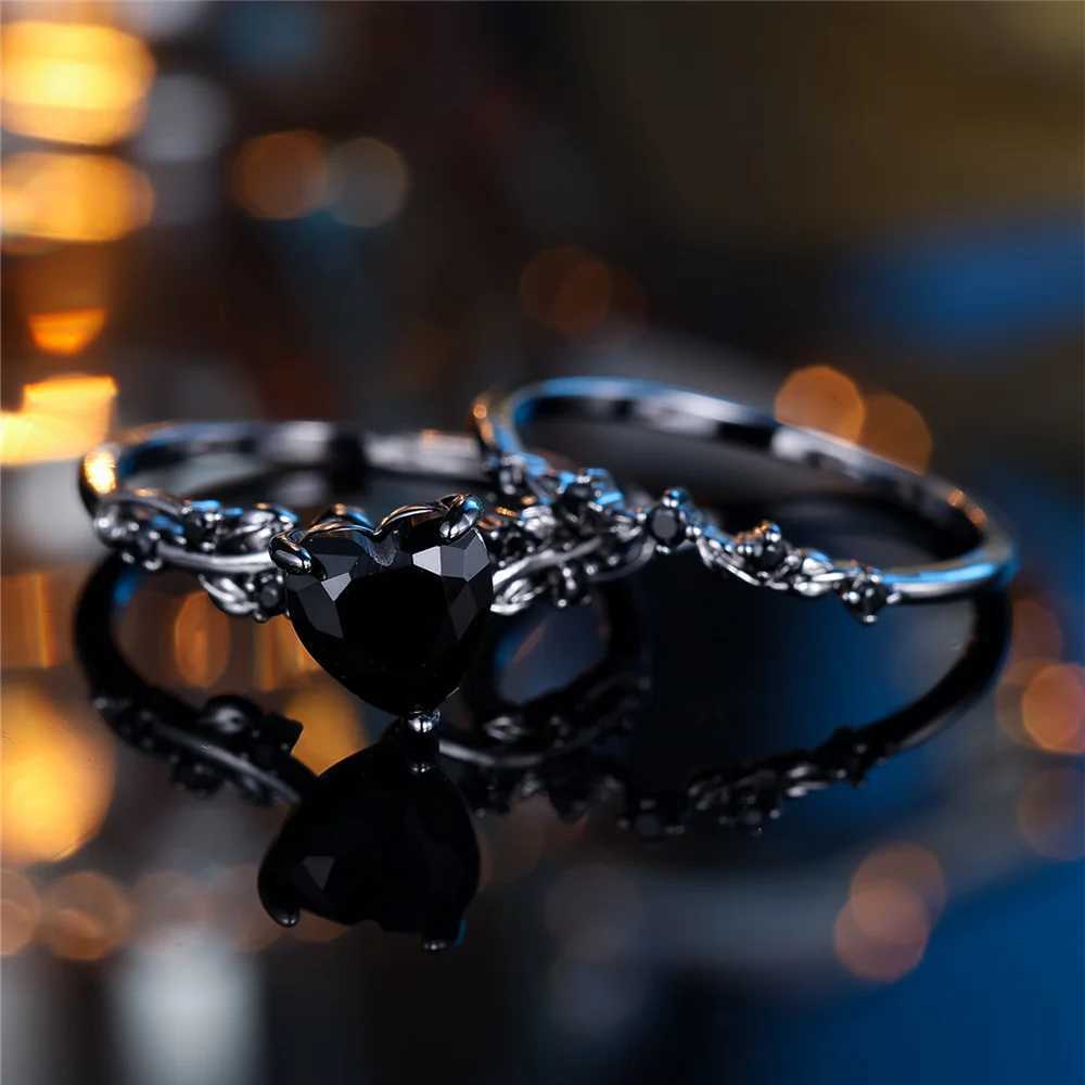 Womens black red zircon heart-shaped engagement ring set retro black gold bridal wedding band party jewelry W241205