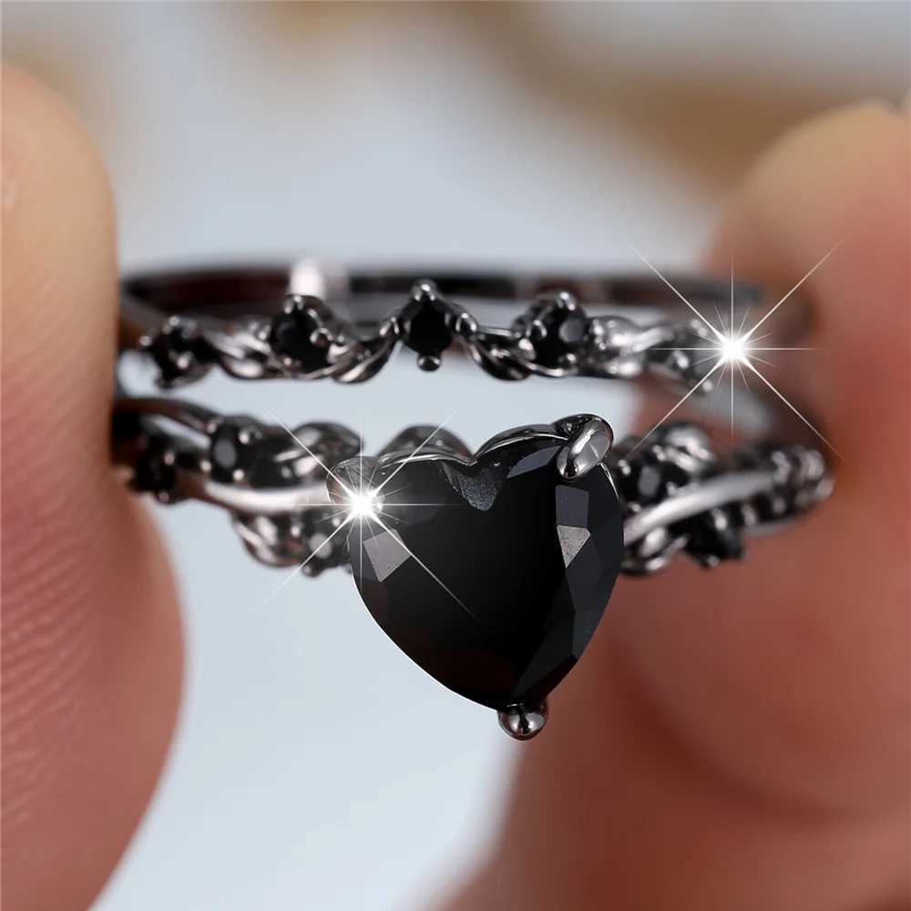 Womens black red zircon heart-shaped engagement ring set retro black gold bridal wedding band party jewelry W241205