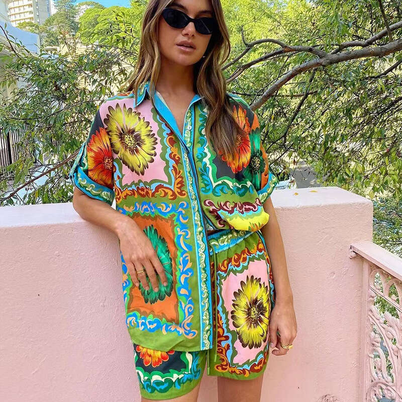 M2024 European American loose, casual, fashionable, versatile printed daisy shorts shirt two sets 2024 new style chic and elegant clothing