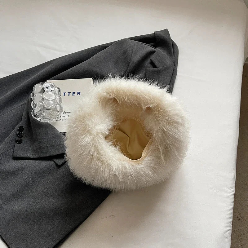 LEFTSIDE Cute Little Man Made Fur Shoulder Bag Suitable for Women 2024 Y2K Winter Korean Fashion comer Bag and Wallet Trend Warm Handbag 241205