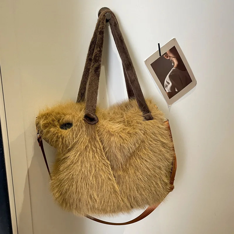 Winter Cute Plush Handbag Cross Body Bag Womens Shoulder Bag 2024 Womens High Capacity Soft Fur Handbag 241205