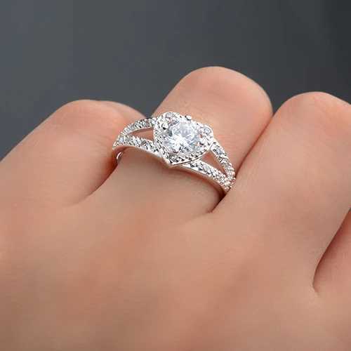 Womens pure silver crystal heart-shaped ring brides wedding jewelry luxurious silver heart-shaped ring W241205