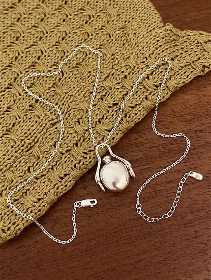 Korean Simple Wine Pot Pendant Necklace Fashion INS Trend Necklace Chain Communicating Retro Light Jewelry Gift 241205