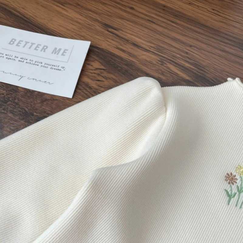 Baby Girl Winter Childrens Warm Thick Sweater Childrens Puff Sleeve Flower Embroidered Bottom Sweater 1-6 Years Casual Clothing W241205