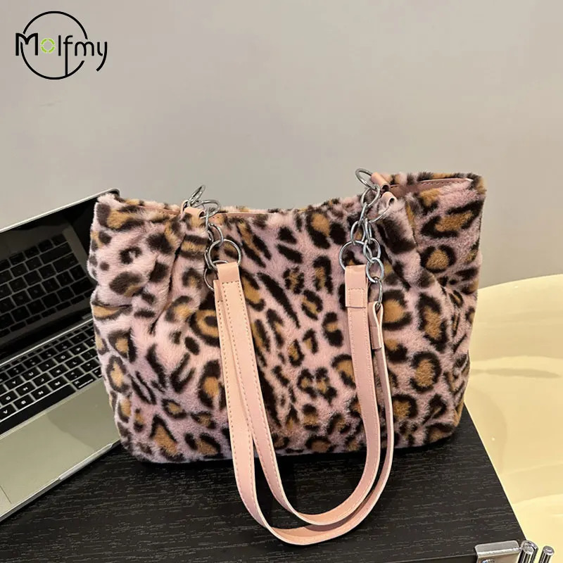 Plush shoulder strap lower bag womens leopard handbag womens fluffy shoulder bag large capacity commuting handbag 241205