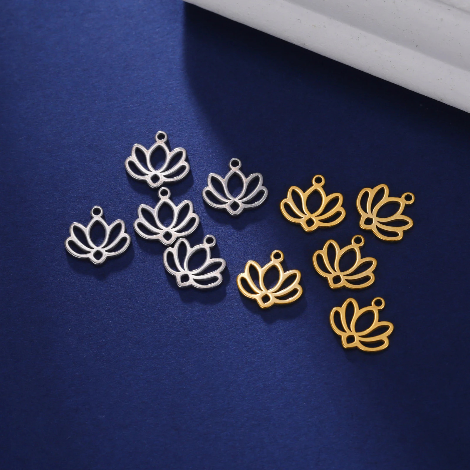 EUEAVAN 5pcs Mini Lotus Stainless Steel Charms Wholesales Necklace Bracelet Earrings Small Pendant Jewelry Making Accessories 241122