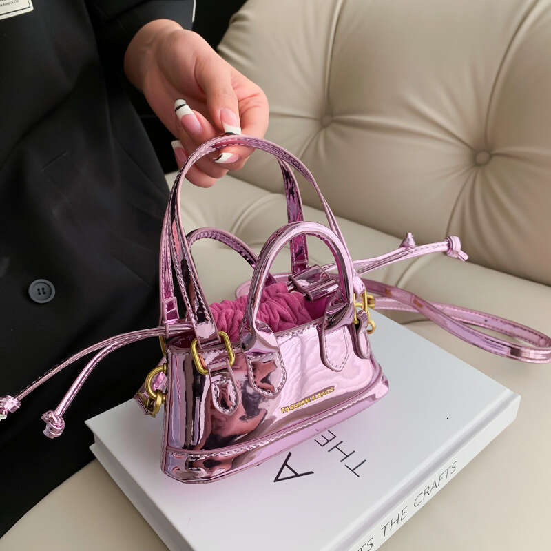 Summer New Mini Bag For Women With High-End Feel, Shiny Crossbody Niche Design, Exquisite Hand-Held Bucket Bag, Fashionable Quality, Classic B3
