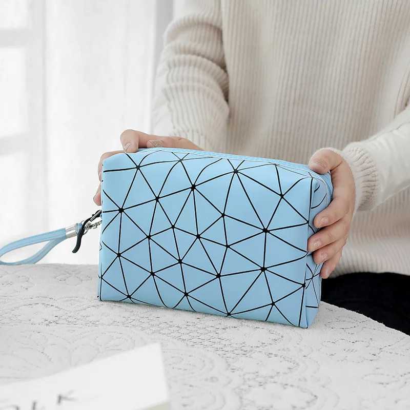 Wind cosmetic bag South Korea simple portable cosmetic storage bag handbag type travel waterproof storage bagXJ241206