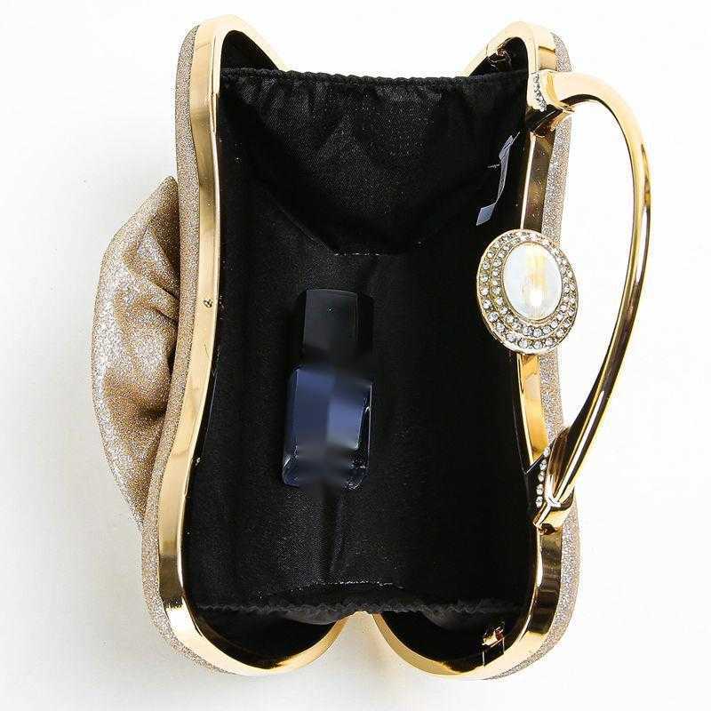 Clutch Bag Direct New Fashionable Banquet Bag Womens Folded Diamond Style Handheld Bag Banquet Wedding Party Bag 240920
