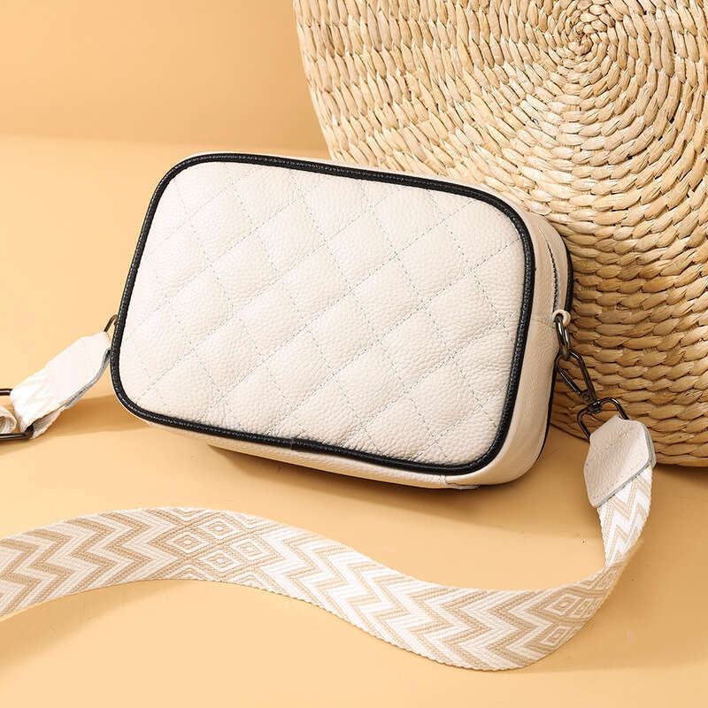 Genuine 2025 new fashionable and versatile single shoulder crossbody women's diamond grid embroidery thread broadband full leather small square b